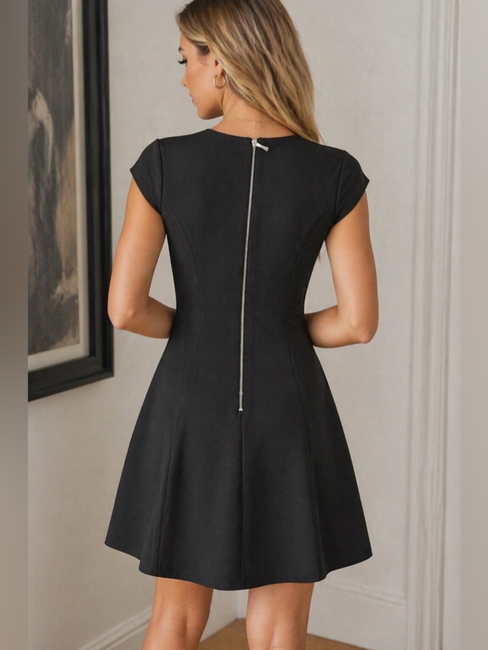 Kate Spent black dress is great and very stylish 👌😍 - Picture 3 of 6